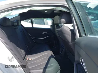 2020 BMW 3 Series 330i с VIN 3MW5R1J01L8B10868, выставлен на аукционе IAAI как лот 42335176 с пробегом 36 055 миль миль и . История ставок и продаж доступна на DreamBid. Изображение 8.