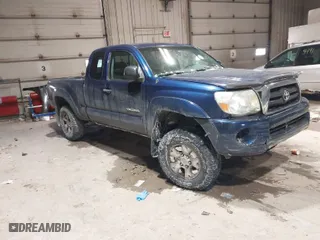 2005 Toyota Tacoma with VIN 5TEUU42N85Z040288, listed as a IAAI auction lot 41607489 with 222,642 mi miles. Bid and sale history available at carsss.com. Image 1.