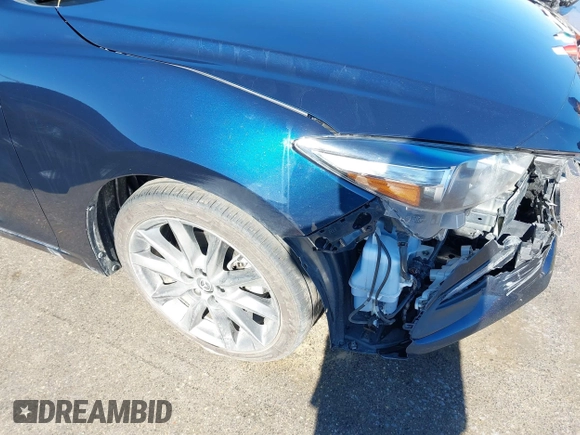 2018 Mazda 3 Touring z VIN 3MZBN1L36JM238646, wystawiony jako IAAI lot #41376772 z przebiegiem 97 261 mil mil oraz . Historia ofert i sprzedaży dostępna na DreamBid. Obrazek 18.