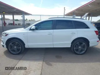 2013 Audi Q7 3.0T S line Prestige with VIN WA1DGAFE6DD006769, listed as a IAAI auction lot 41902696 with 221,058 mi miles. Bid and sale history available at carsss.com. Image 13.