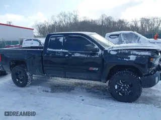 2018 Chevrolet Silverado 1500 LT with VIN 2GCVKREC6J1110953, listed as a IAAI auction lot 41352258 with 106,617 mi miles. Bid and sale history available at carsss.com. Image 13.