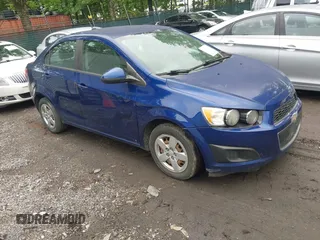 2014 Chevrolet Sonic LS z VIN 1G1JA5SG3E4127102, wystawiony jako IAAI lot #42369479 z przebiegiem 225 473 mil mil oraz . Historia ofert i sprzedaży dostępna na DreamBid. Obrazek 1.