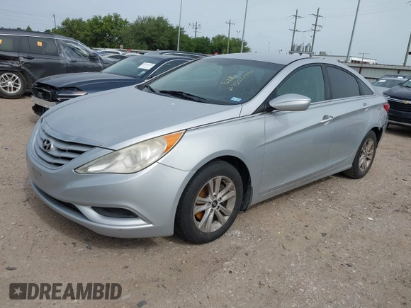 2013 Hyundai Sonata GLS z VIN 5NPEB4AC7DH677751, wystawiony jako IAAI lot #42267980 z przebiegiem Nie podano mil oraz . Historia ofert i sprzedaży dostępna na DreamBid. Obrazek 2.
