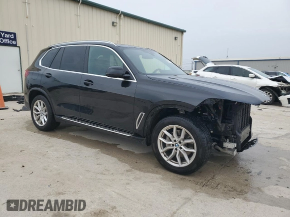 2023 BMW X5 sDrive40i with VIN 5UXCR4C04P9P36899, listed as a Copart auction lot 47231195 with 55,279 mi miles and Salvage Title. Bid and sale history available at carsss.com. Image 4.