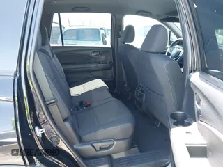 2021 Honda Passport Sport z VIN 5FNYF8H21MB038592, wystawiony jako IAAI lot #41955838 z przebiegiem 31 844 mil mil oraz . Historia ofert i sprzedaży dostępna na DreamBid. Obrazek 8.