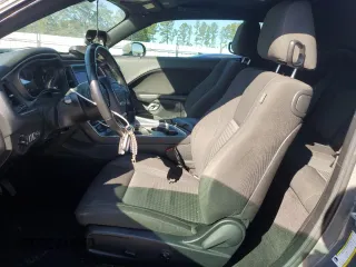 2019 Dodge Challenger SXT z VIN 2C3CDZAG4KH521999, wystawiony jako Copart lot #42093645 z przebiegiem 83 704 mil mil oraz Szkoda całkowita • Salvage title. Historia ofert i sprzedaży dostępna na DreamBid. Obrazek 7.