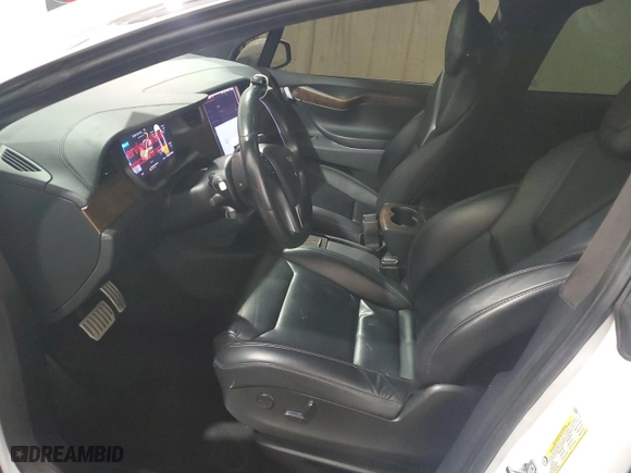 2019 Tesla Model X P100D with VIN 5YJXCBE4XKF181738, listed as a Copart auction lot 70425394 with NaN miles and Salvage Title. Bid and sale history available at carsss.com. Image 7.