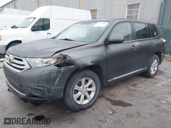 2011 Toyota Highlander z VIN 5TDBK3EHXBS080409, wystawiony jako IAAI lot #41509905 z przebiegiem 201 620 mil mil oraz . Historia ofert i sprzedaży dostępna na DreamBid. Obrazek 17.