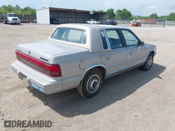 1993 Chrysler LeBaron z VIN 3C3XA563XPT521111, wystawiony jako IAAI lot #42172837 z przebiegiem 126 445 mil mil oraz . Historia ofert i sprzedaży dostępna na DreamBid. Obrazek 4.