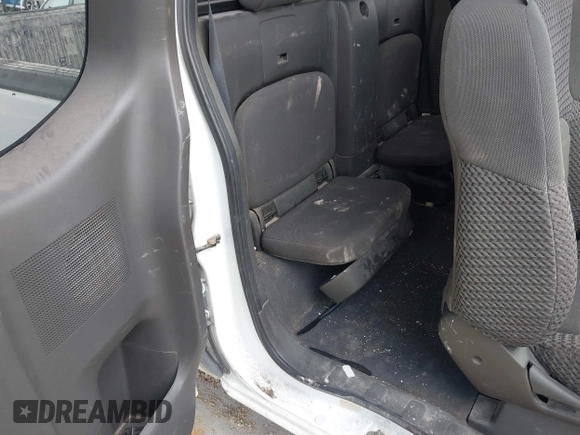 2018 Nissan Frontier SV with VIN 1N6AD0CW2JN768959, listed as a IAAI auction lot 41915008 with 144,390 mi miles and . Bid and sale history available at DreamBid. Image 8.