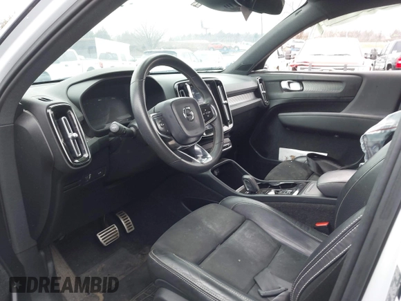 2019 Volvo XC40 R-Design with VIN YV4162UM6K2123298, listed as a IAAI auction lot 41509799 with 57,010 mi miles and . Bid and sale history available at DreamBid. Image 5.