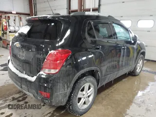 2021 Chevrolet Trax LT with VIN KL7CJPSB5MB353097, listed as a IAAI auction lot 41618376 with 98,082 mi miles. Bid and sale history available at carsss.com. Image 4.