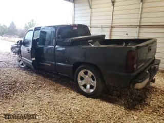 2004 Chevrolet Silverado 1500 LS with VIN 2GCEK19T941203854, listed as a Copart auction lot 43809335 with 303,087 mi miles and Salvage Title. Bid and sale history available at carsss.com. Image 2.