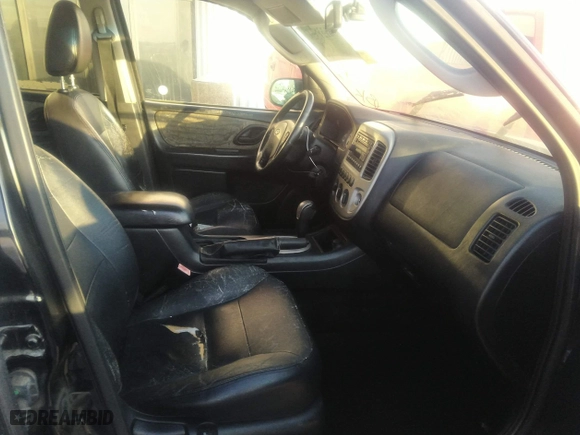 2007 Ford Escape Limited with VIN 1FMCU04147KA92387, listed as a IAAI auction lot 37323827 with 221,468 mi miles. Bid and sale history available at carsss.com. Image 5.