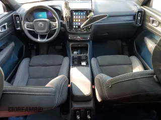 2023 Volvo XC40 Ultimate with VIN YV4ED3UM8P2946867, listed as a Copart auction lot 63029375 with 13,663 mi miles and Salvage title. Bid and sale history available at DreamBid. Image 8.