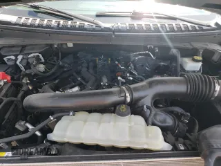 2023 Ford Expedition Platinum z VIN 1FMJU1L80PEA20712, wystawiony jako Copart lot #63437915 z przebiegiem Nie podano mil oraz Szkoda całkowita • Salvage title. Historia ofert i sprzedaży dostępna na DreamBid. Obrazek 12.