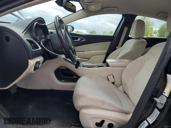 2015 Chrysler 200 Limited z VIN 1C3CCCAB9FN564042, wystawiony jako Copart lot #58078795 z przebiegiem 197 384 mil mil oraz Szkoda całkowita • Salvage title. Historia ofert i sprzedaży dostępna na DreamBid. Obrazek 7.