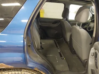 2007 Ford Escape XLT with VIN 1FMYU931X7KB35707, listed as a IAAI auction lot 41488192 with 144,285 mi miles. Bid and sale history available at carsss.com. Image 8.