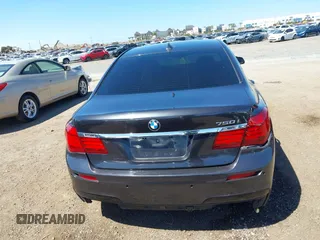 2015 BMW 7 Series 750i с VIN WBAYA8C59FD825698, выставлен на аукционе IAAI как лот 42009098 с пробегом 71 639 миль миль и . История ставок и продаж доступна на DreamBid. Изображение 15.