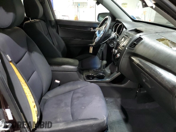 2011 Kia Sorento LX with VIN 5XYKTDA16BG119022, listed as a Copart auction lot 54311575 with 165,210 mi miles and Salvage Title. Bid and sale history available at carsss.com. Image 7.