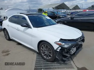 2019 Alfa Romeo Giulia z VIN ZARFAMAN5K7612770, wystawiony jako IAAI lot #42261058 z przebiegiem 91 381 mil mil oraz . Historia ofert i sprzedaży dostępna na DreamBid. Obrazek 1.