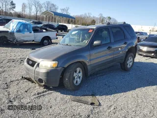 2006 Ford Escape XLT with VIN 1FMCU03186KA77066, listed as a Copart auction lot 48992595 with 194,629 mi miles and Salvage Title. Bid and sale history available at carsss.com. Image 1.