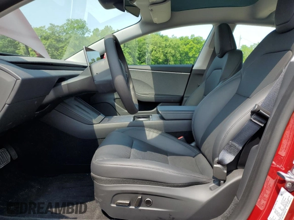 2025 Tesla Model 3 Long Range z VIN 5YJ3E1EAXSF937710, wystawiony jako Copart lot #59334705 z przebiegiem 2 666 mil mil oraz Szkoda całkowita • Salvage title. Historia ofert i sprzedaży dostępna na DreamBid. Obrazek 7.