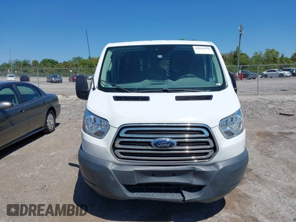 2018 Ford Transit z VIN 1FTYR1YM3JKB16286, wystawiony jako IAAI lot #42038526 z przebiegiem 135 734 mil mil oraz . Historia ofert i sprzedaży dostępna na DreamBid. Obrazek 12.