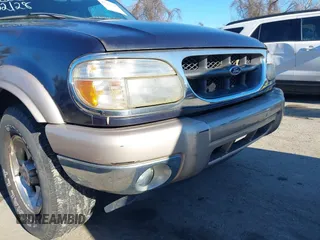 2000 Ford Explorer Eddie Bauer z VIN 1FMDU74E4YZA45773, wystawiony jako IAAI lot #41678121 z przebiegiem 129 263 mil mil oraz . Historia ofert i sprzedaży dostępna na DreamBid. Obrazek 6.