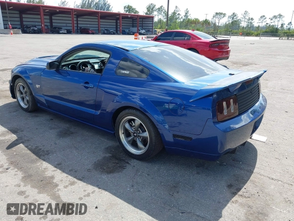 2008 Ford Mustang GT Deluxe z VIN 1ZVHT82H585192023, wystawiony jako IAAI lot #42170182 z przebiegiem 109 946 mil mil oraz . Historia ofert i sprzedaży dostępna na DreamBid. Obrazek 3.
