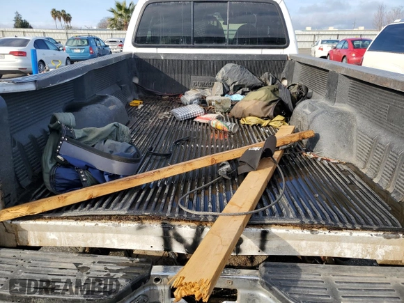 2000 Ford F-250 XL with VIN 1FTNX21S1YEB62621, listed as a Copart auction lot 87630545 with 204,488 mi miles and Salvage title. Bid and sale history available at DreamBid. Image 6.