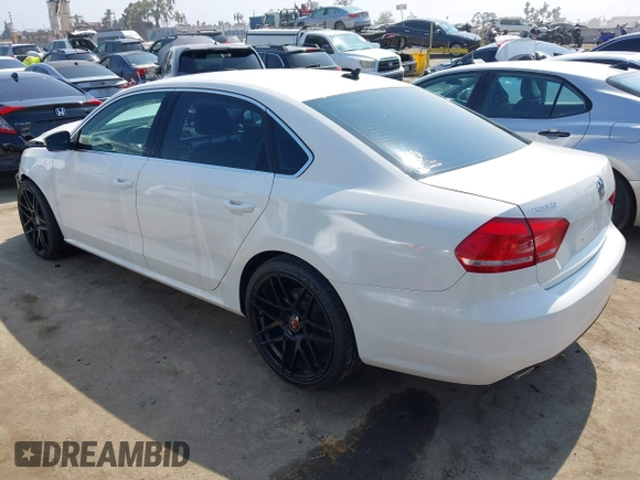2014 Volkswagen Passat SE с VIN 1VWBN7A3XEC068708, выставлен на аукционе IAAI как лот 42439517 с пробегом 144 563 миль миль и . История ставок и продаж доступна на DreamBid. Изображение 3.