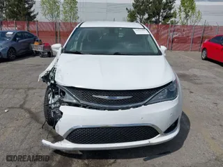 2019 Chrysler Pacifica Touring Plus with VIN 2C4RC1FG0KR629050, listed as a IAAI auction lot 41949260 with 143,879 mi miles. Bid and sale history available at carsss.com. Image 12.