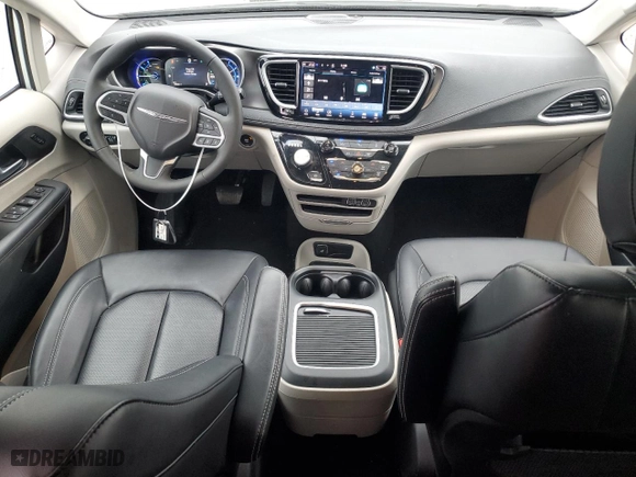 2024 Chrysler Pacifica Hybrid Select with VIN 2C4RC1S77RR156912, listed as a Copart auction lot 44142615 with 18,164 mi miles and Clean Title. Bid and sale history available at carsss.com. Image 8.