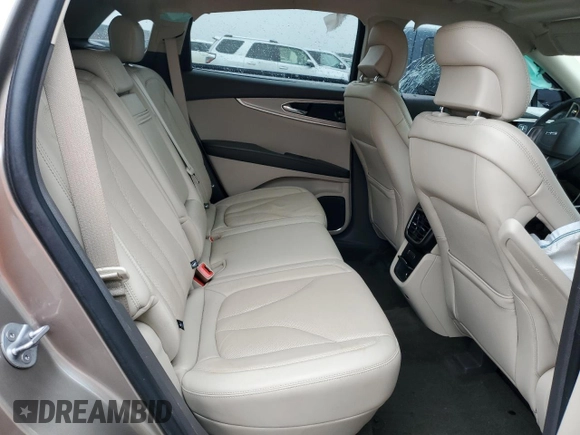 2019 Lincoln Nautilus Reserve z VIN 2LMPJ6L96KBL18196, wystawiony jako Copart lot #45684595 z przebiegiem 49 109 mil mil oraz Szkoda całkowita • Salvage title. Historia ofert i sprzedaży dostępna na DreamBid. Obrazek 10.