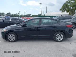 2017 Hyundai Elantra SE z VIN KMHD74LF9HU090298, wystawiony jako IAAI lot #42102240 z przebiegiem 141 606 mil mil oraz . Historia ofert i sprzedaży dostępna na DreamBid. Obrazek 14.