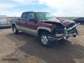 2003 Chevrolet Silverado 1500 LS with VIN 2GCEK19T631385785, listed as a IAAI auction lot 41813987 with 215,131 mi miles. Bid and sale history available at carsss.com. Image 1.