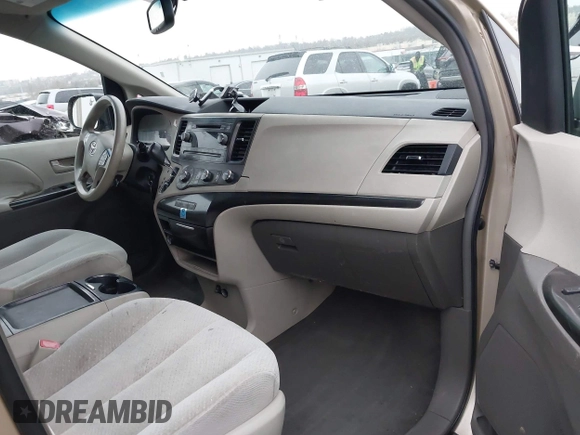 2011 Toyota Sienna LE AAS with VIN 5TDKK3DC9BS089379, listed as a IAAI auction lot 41943062 with 245,778 mi miles. Bid and sale history available at carsss.com. Image 5.