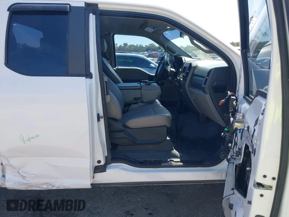 2017 Ford F-250 XLT with VIN 1FT7X2A65HEC84281, listed as a IAAI auction lot 41807451 with 50,208 mi miles and . Bid and sale history available at DreamBid. Image 5.