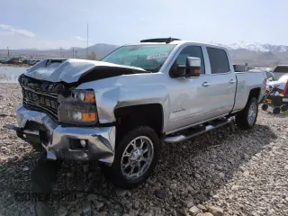 2019 Chevrolet Silverado 3500HD LTZ with VIN 1GC4KXEY0KF113515, listed as a Copart auction lot 52349795 with 190,915 mi miles and Salvage Title. Bid and sale history available at carsss.com. Image 1.