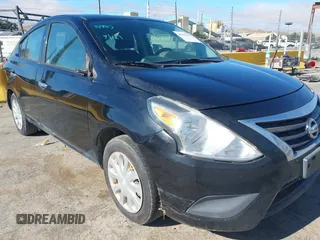2017 Nissan Versa S Plus z VIN 3N1CN7AP1HL883983, wystawiony jako IAAI lot #42797132 z przebiegiem 179 584 mil mil oraz . Historia ofert i sprzedaży dostępna na DreamBid. Obrazek 6.
