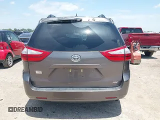2019 Toyota Sienna XLE Auto Access Seat с VIN 5TDYZ3DC7KS975576, выставлен на аукционе IAAI как лот 42435192 с пробегом 45 895 миль миль и . История ставок и продаж доступна на DreamBid. Изображение 16.