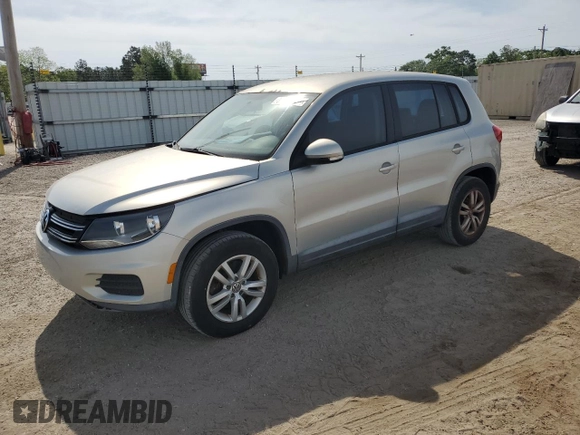 2013 Volkswagen Tiguan SE with VIN WVGAV3AXXDW618413, listed as a Copart auction lot 53953905 with 141,853 mi miles and Clean title. Bid and sale history available at DreamBid. Image 1.
