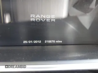 2013 Land Rover Range Rover HSE z VIN SALGS2DF7DA104884, wystawiony jako IAAI lot #41848384 z przebiegiem 216 676 mil mil oraz . Historia ofert i sprzedaży dostępna na DreamBid. Obrazek 15.