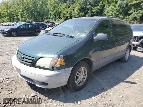 2002 Toyota Sienna LE with VIN 4T3ZF13C22U497939, listed as a Copart auction lot 68637814 with 138,716 mi miles and Clean Title. Bid and sale history available at carsss.com. Image 1.