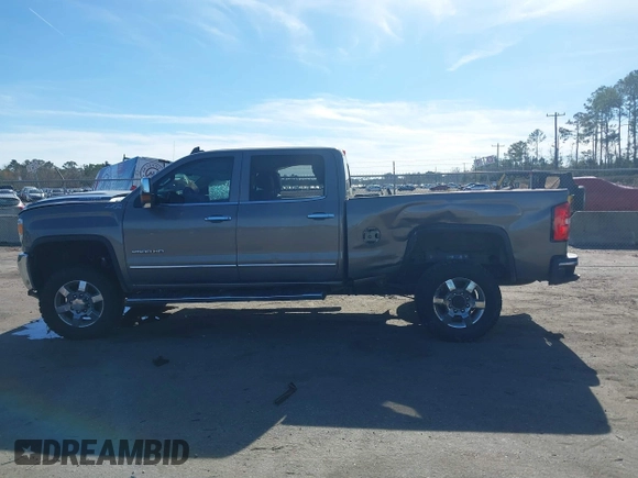 2017 GMC Sierra 2500HD SLT with VIN 1GT12TEY1HF165837, listed as a IAAI auction lot 41230286 with 167,824 mi miles. Bid and sale history available at carsss.com. Image 14.