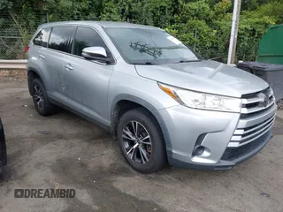 2019 Toyota Highlander LE with VIN 5TDZZRFH6KS367645, listed as a IAAI auction lot 42613410 with 77,266 mi miles and . Bid and sale history available at DreamBid. Image 1.