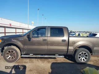 2008 Ford F-150 XLT z VIN 1FTPW12V18KB96106, wystawiony jako IAAI lot #41661206 z przebiegiem 251 729 mil mil oraz . Historia ofert i sprzedaży dostępna na DreamBid. Obrazek 14.