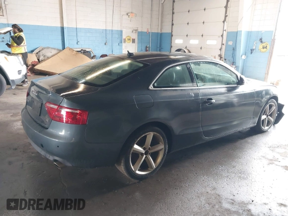 2009 Audi A5 z VIN WAUDK78T29A049174, wystawiony jako IAAI lot #42196460 z przebiegiem 171 255 mil mil oraz . Historia ofert i sprzedaży dostępna na DreamBid. Obrazek 4.