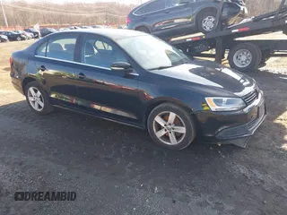 2013 Volkswagen Jetta TDI w/Premium с VIN 3VWLL7AJ2DM279214, выставлен на аукционе IAAI как лот 40931452 с пробегом 116 831 миль миль и . История ставок и продаж доступна на DreamBid. Изображение 1.